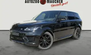 Schwarzer Range Rover Sport, ein Blickfang, der Fragen aufwirft: wie teuer ist ein Range Rover? Dieses Modell steht bereit für seine nächste Fahrt.