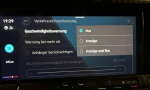 VW Geschwindigkeitswarnung deaktivieren: Im Menü "Verkehrszeichenerkennung" ist die Geschwindigkeitswarnung auf "Aus" gestellt.