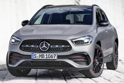 Der neue Mercedes-Benz GLA in Grau mit roten Akzenten. Wann kommt der neue GLA?