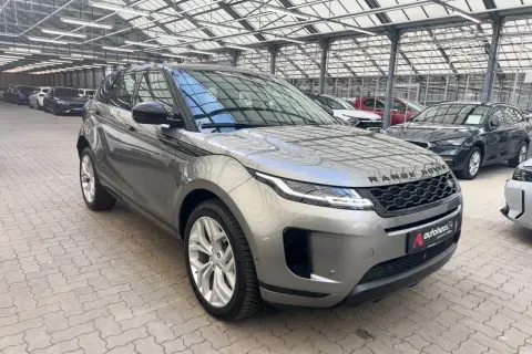 Grauer Range Rover Evoque gebraucht Automatik im Autohaus.