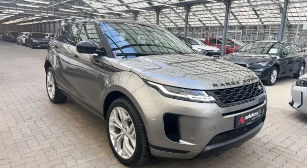 Grauer Range Rover Evoque gebraucht Automatik im Autohaus.