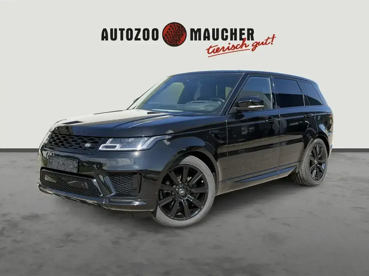 Schwarzer Range Rover Sport, ein Blickfang, der Fragen aufwirft: wie teuer ist ein Range Rover? Dieses Modell steht bereit für seine nächste Fahrt.